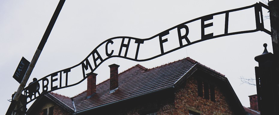 Auschwitz tour - gate